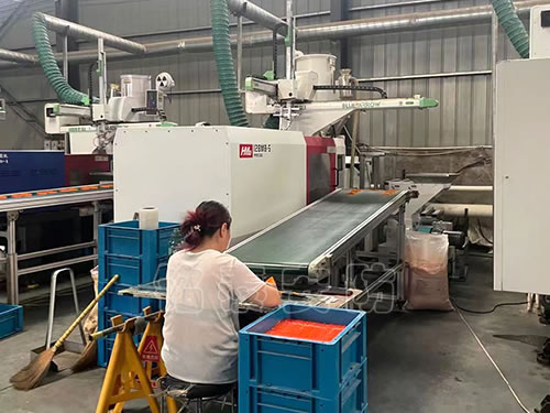 �}(c��ng)��(ch��)չʾ