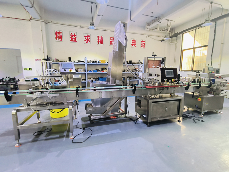 小型柿子醋直線灌裝機(jī)-2.jpg